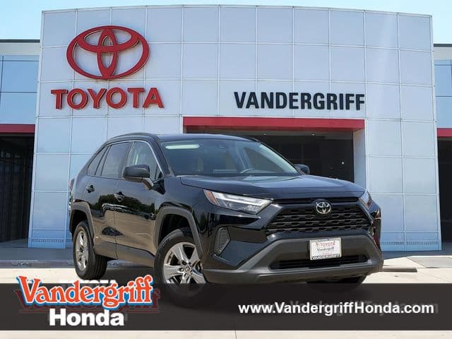 2025 Toyota RAV4 Hybrid LE — photo 1 of 26