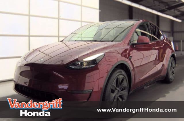 2025 Tesla Model Y Long Range — photo 1 of 16