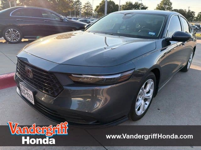 2025 Honda Accord Sedan LX — photo 1 of 17