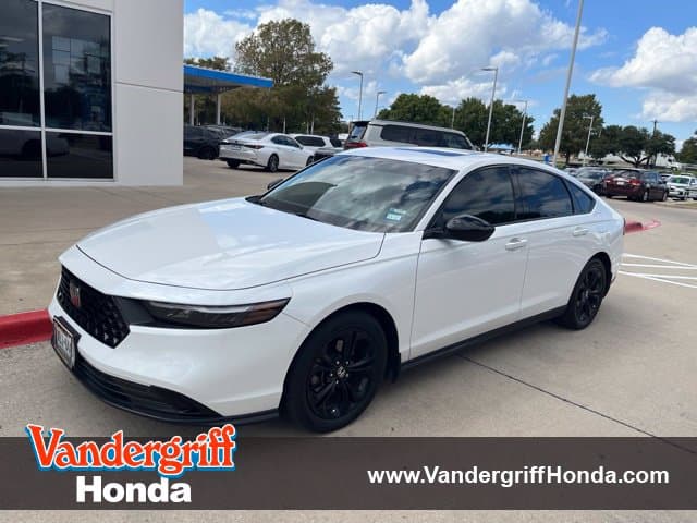 2025 Honda Accord Sedan SE — photo 1 of 18