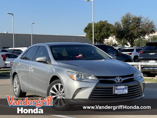 2017 Toyota Camry XLE — photo 1 of 28