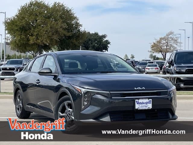 2025 Kia K4 LXS — photo 1 of 28