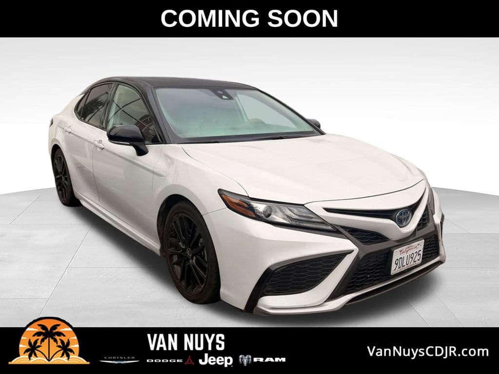 2023 Toyota Camry Hybrid XSE — photo 1 of 8