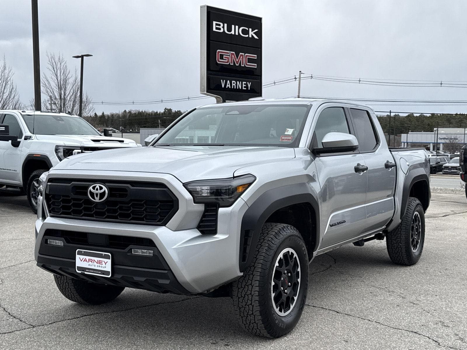 2025 Toyota Tacoma 4WD SR — photo 1 of 22