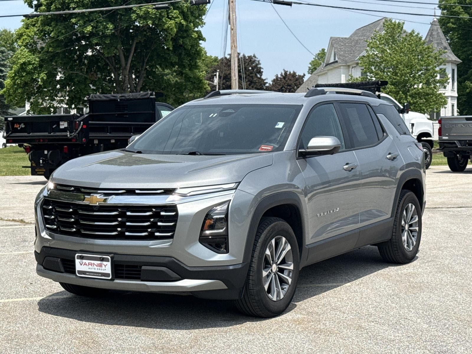 2025 Chevrolet Equinox LT — photo 1 of 21