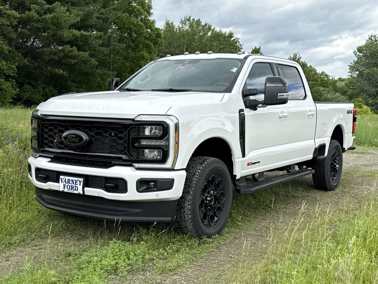 2026 Ford Super Duty F-350 SRW LARIAT — photo 1 of 40