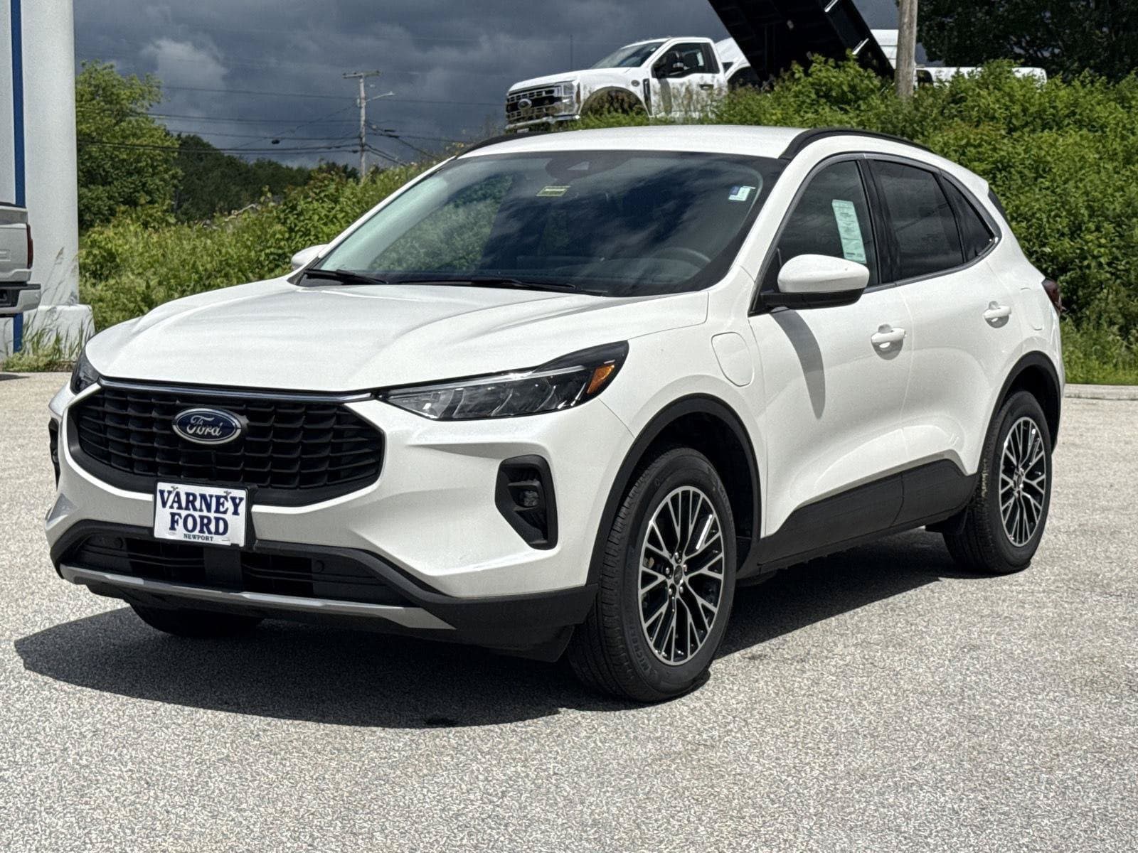 2025 Ford Escape PHEV — photo 1 of 27
