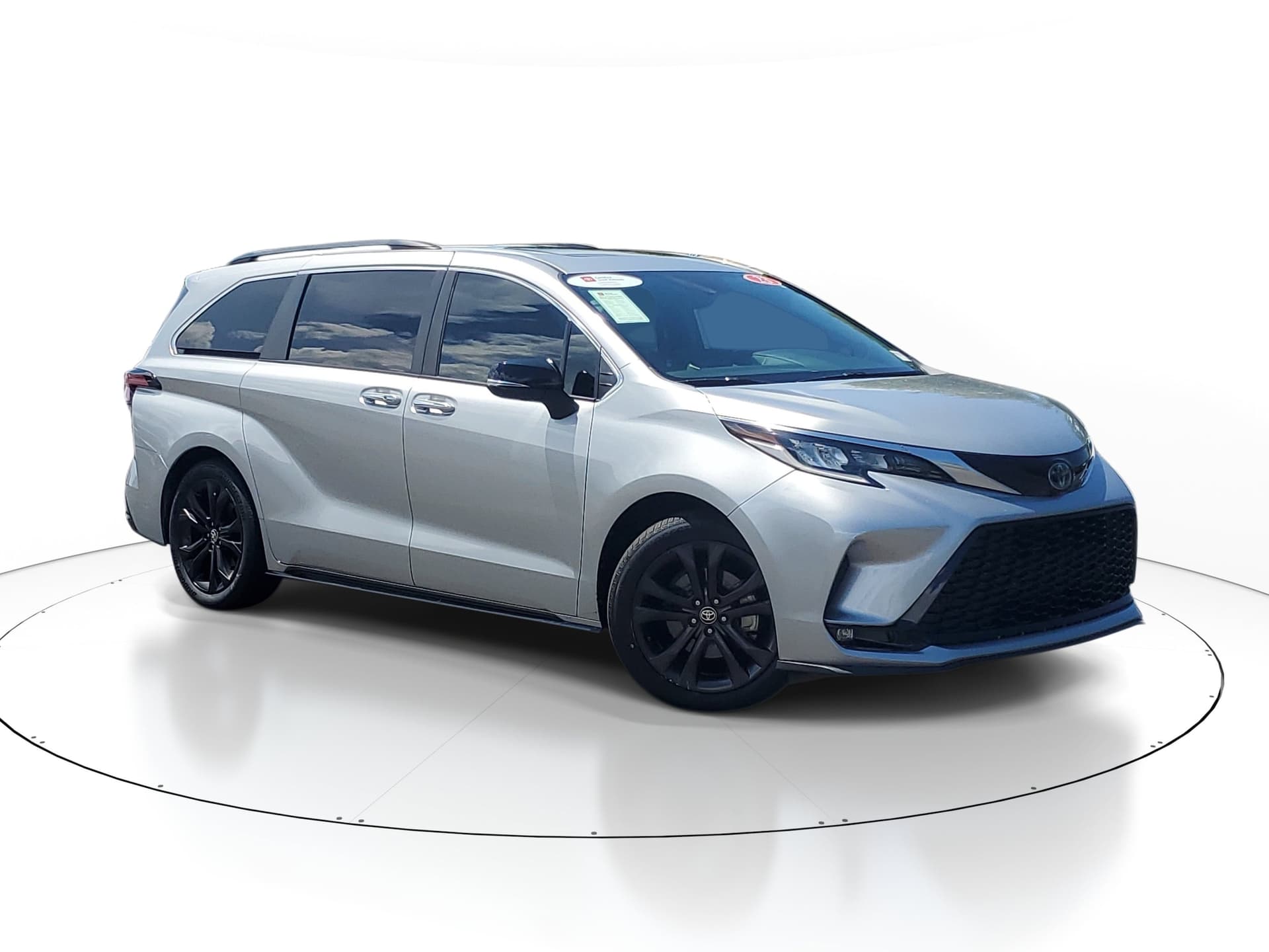 2023 Toyota Sienna XSE 25th Anniversary — photo 1 of 31