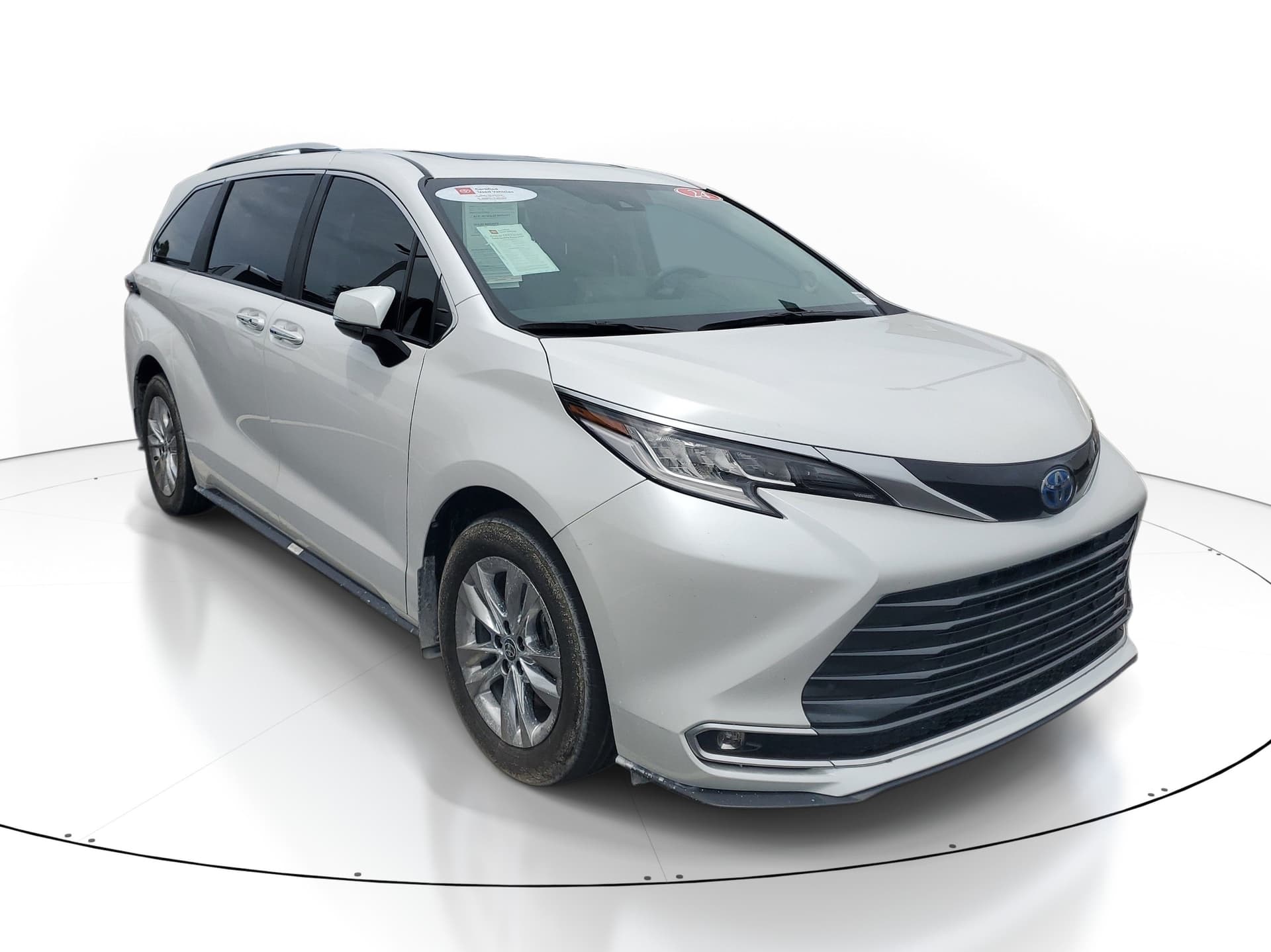2024 Toyota Sienna Limited 7 Passenger — photo 1 of 10