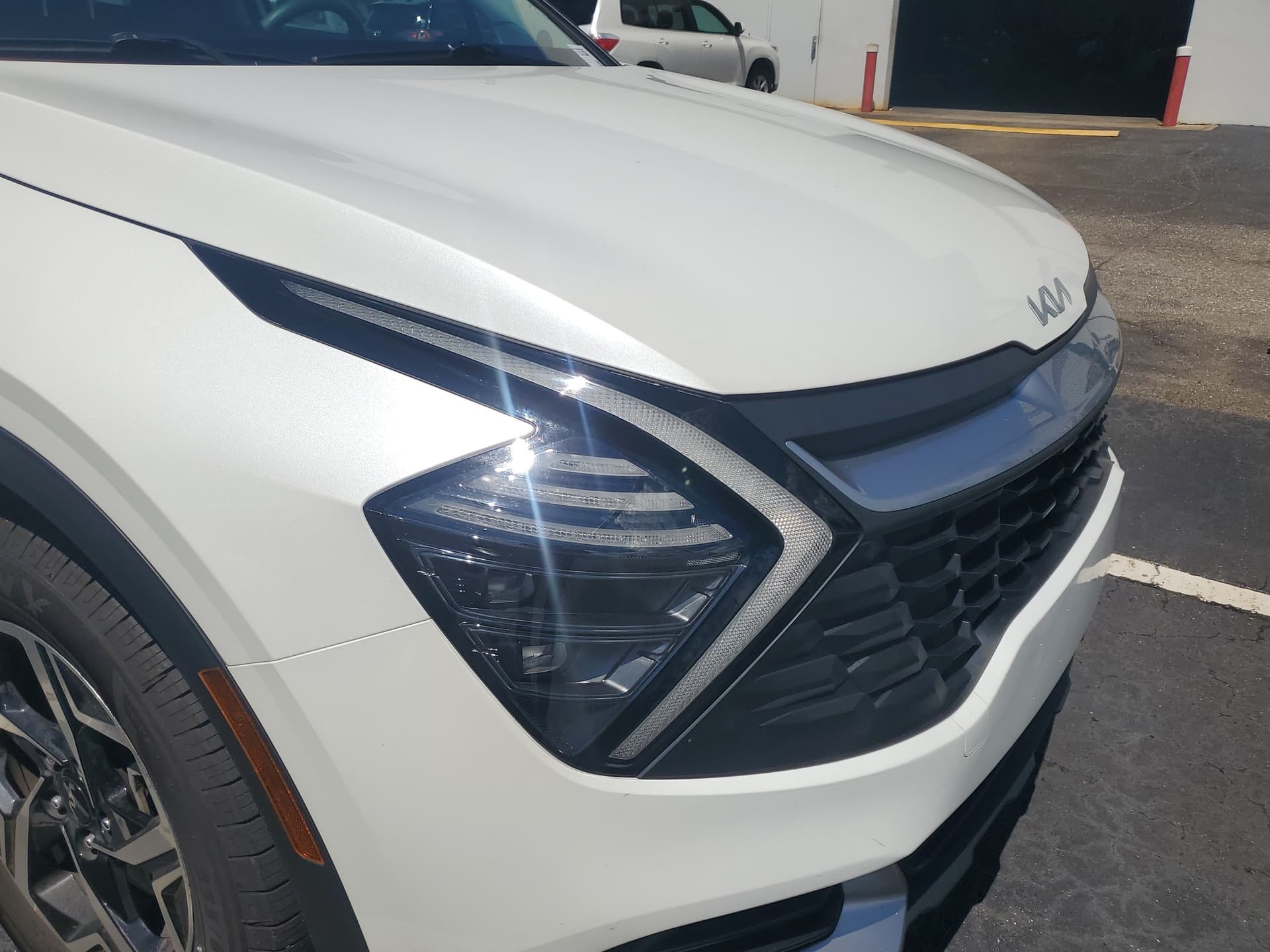 2024 Kia Sportage LX — photo 1 of 10