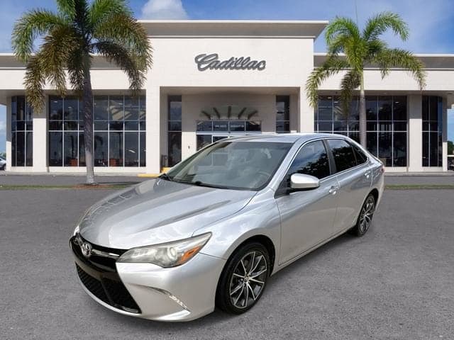 2016 Toyota Camry XSE — photo 1 of 24