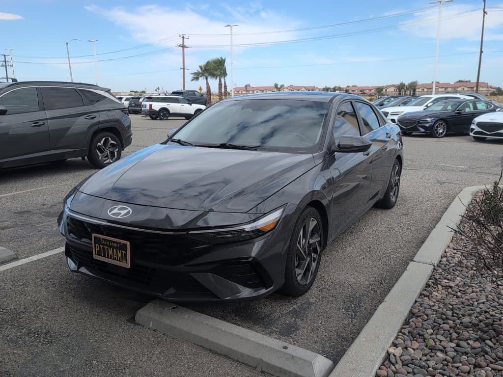 2024 Hyundai Elantra SEL — photo 1 of 6