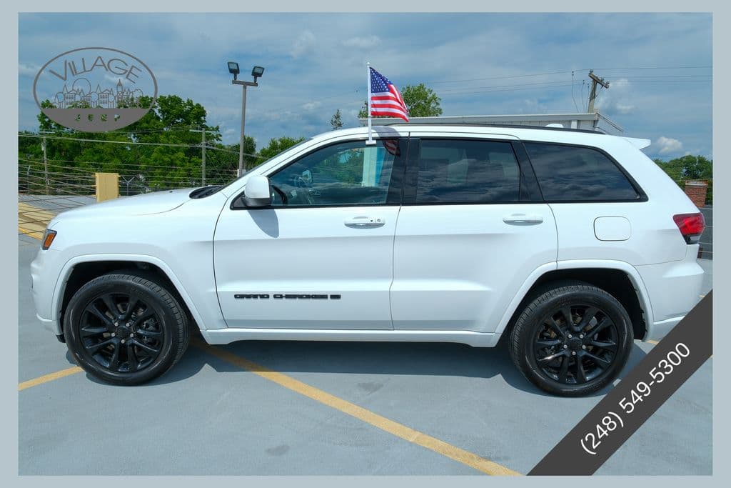 2022 Jeep Grand Cherokee WK Laredo X — photo 1 of 22
