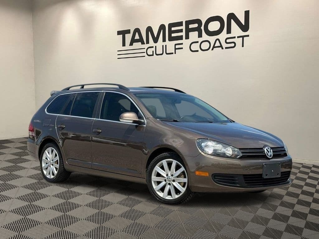 2013 Volkswagen Jetta SportWagen 2.0L TDI w/Sunroof/Navigation — photo 1 of 26