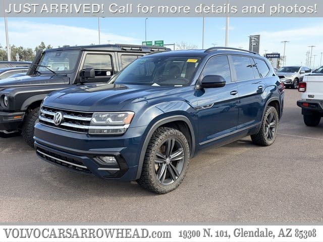 2020 Volkswagen Atlas 3.6L V6 SE w/Technology — photo 1 of 10