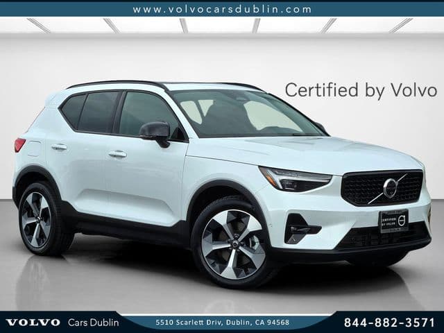 2026 Volvo XC40 B5 Plus — photo 1 of 27