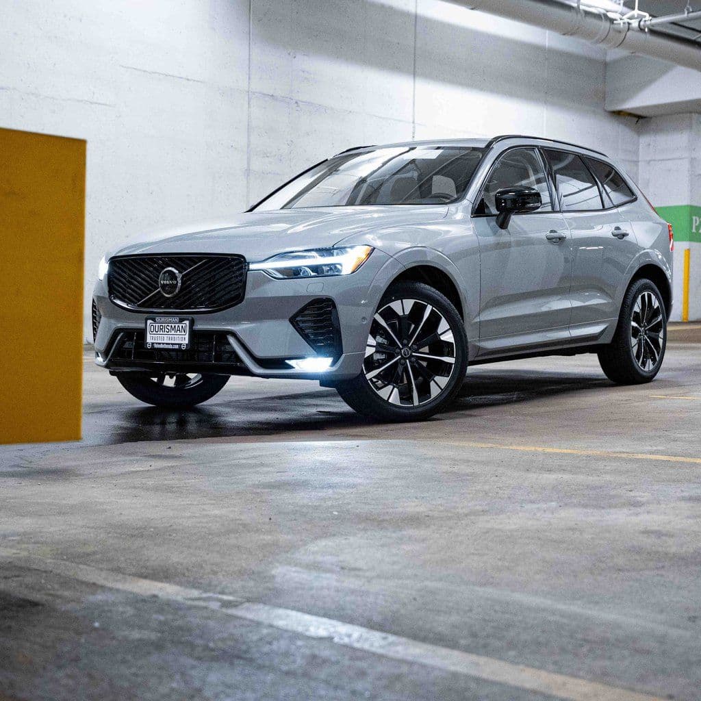 2026 Volvo XC60 B5 Ultra — photo 1 of 30