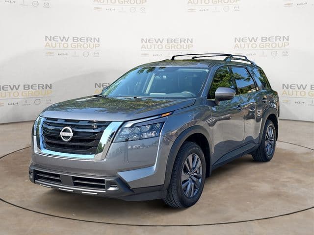 2024 Nissan Pathfinder SV — photo 1 of 15