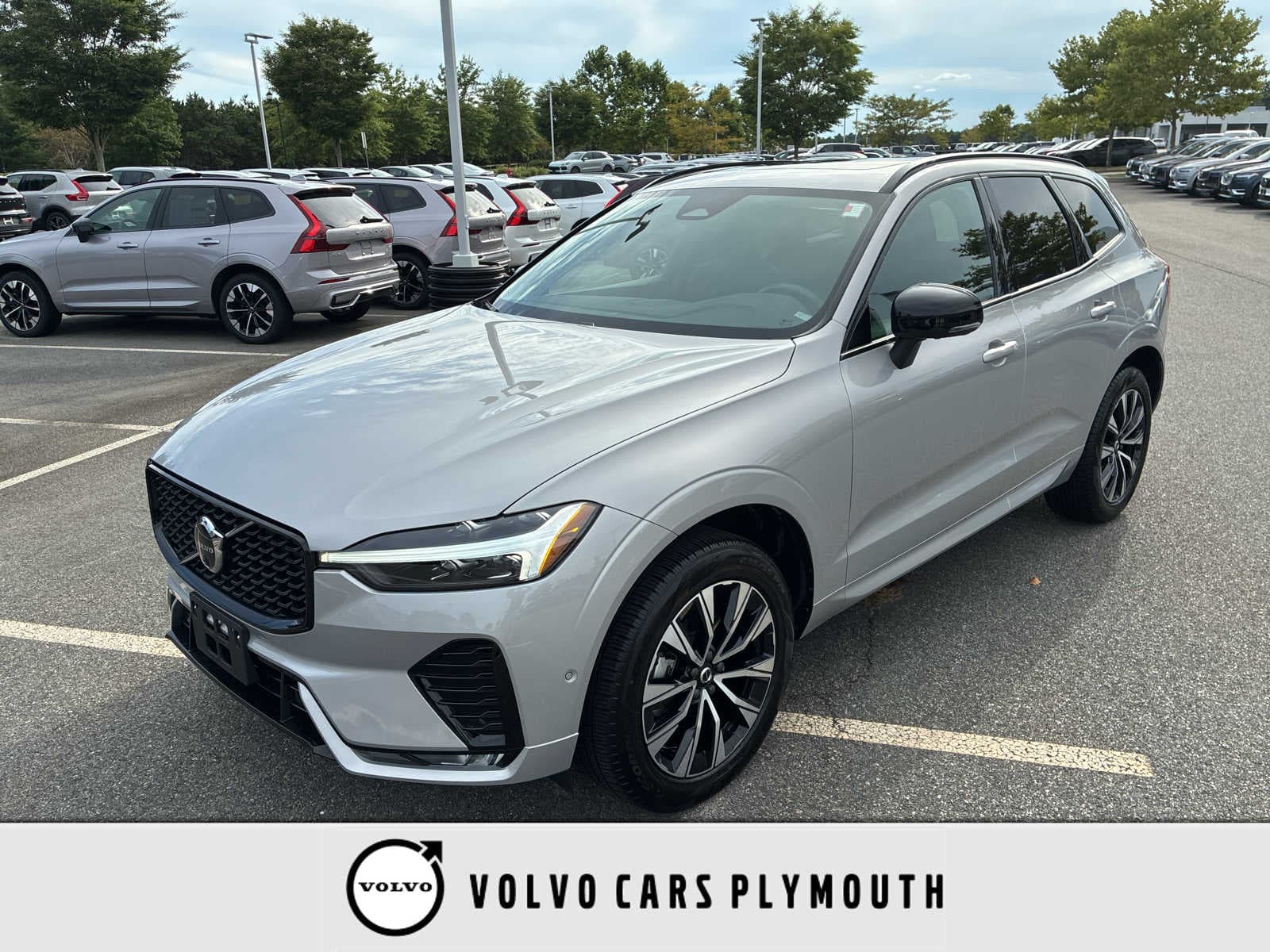 2025 Volvo XC60 Plus — photo 1 of 4