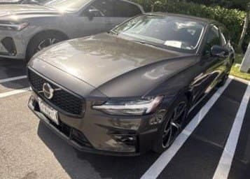 2023 Volvo S60 Core Dark Theme — photo 1 of 7