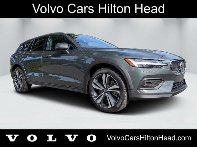 2026 Volvo V60 Cross Country B5 Plus — photo 1 of 30