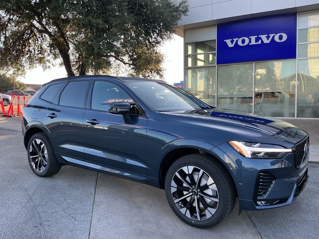 2027 Volvo XC60 Plus — photo 1 of 3