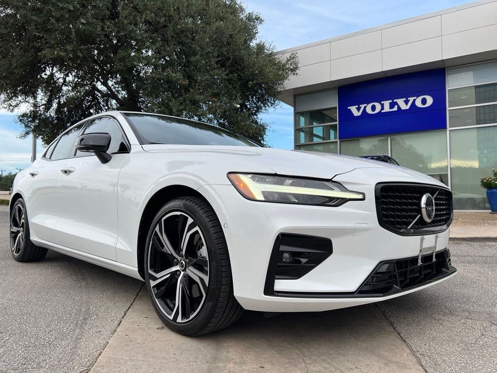 2024 Volvo S60 B5 Plus Dark Theme — photo 1 of 26