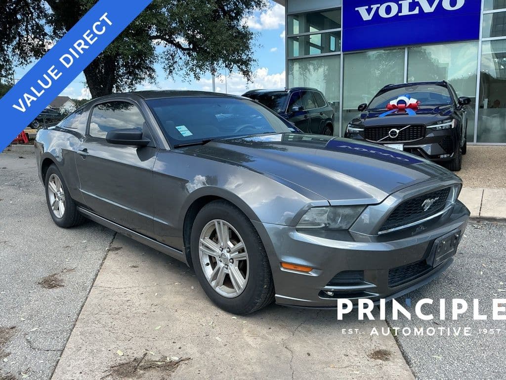2014 Ford Mustang V6 — photo 1 of 4