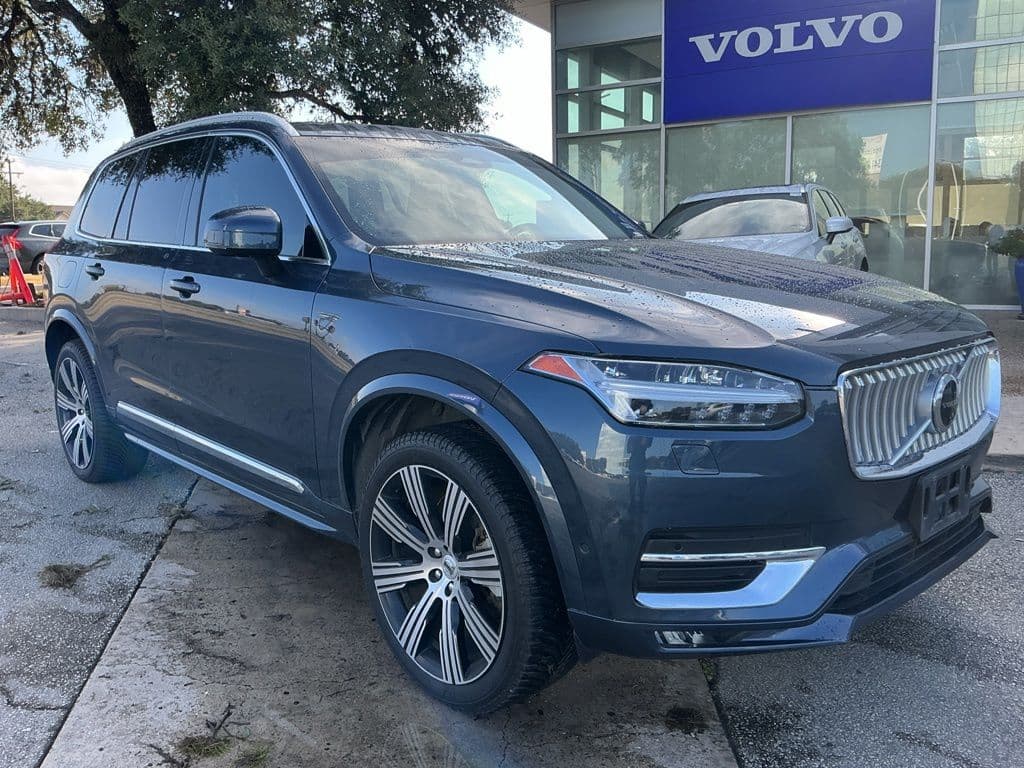 2024 Volvo XC90 B6 Plus Bright Theme 6-Seater — photo 1 of 3