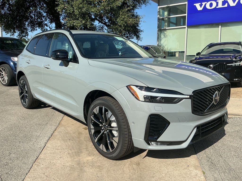 2027 Volvo XC60 Plus — photo 1 of 3