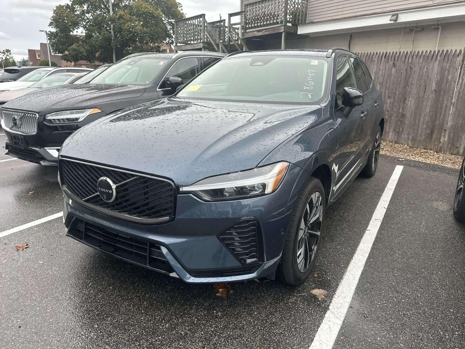 2026 Volvo XC60 Plug-In Hybrid Base — photo 1 of 2
