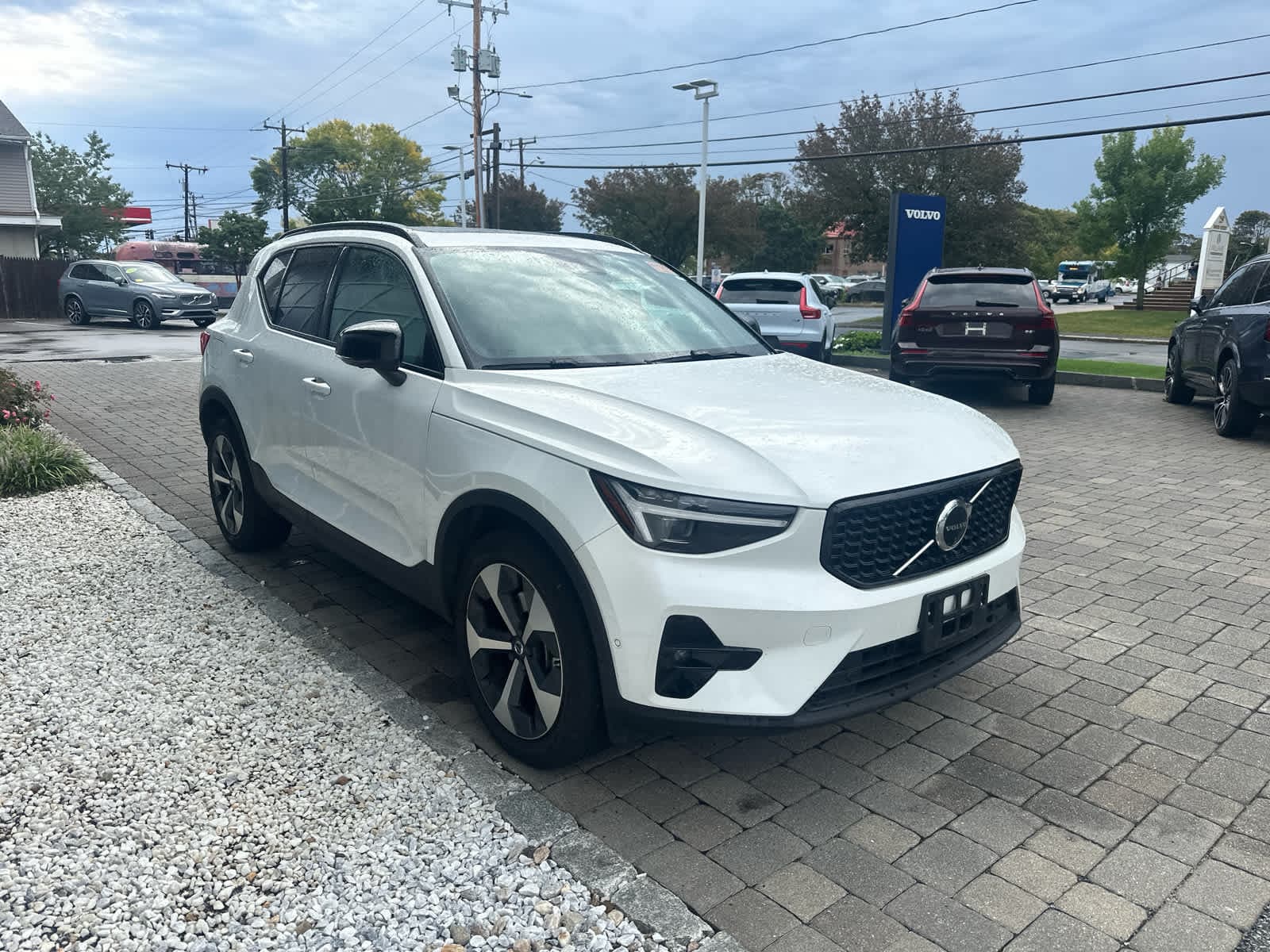 2026 Volvo XC40 Plus — photo 1 of 2