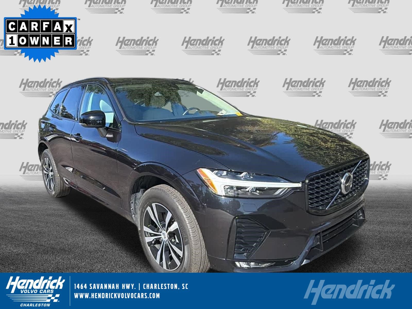 2025 Volvo XC60 Core — photo 1 of 36