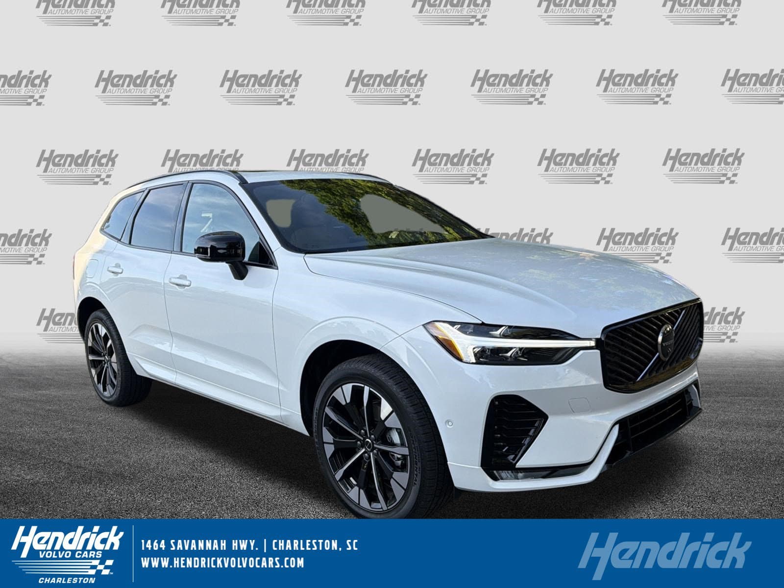 2026 Volvo XC60 Plus — photo 1 of 38