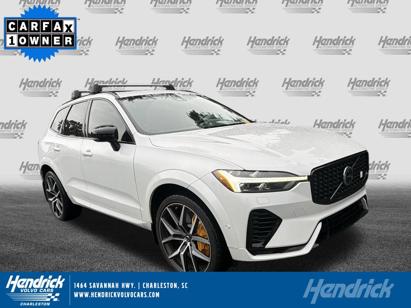 2023 Volvo XC60 Ultimate Dark Theme — photo 1 of 36