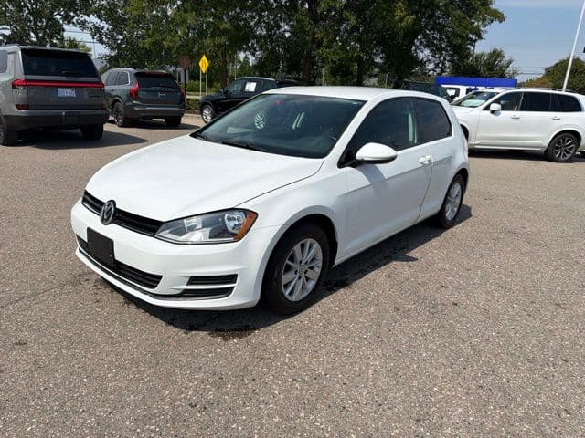 2015 Volkswagen Golf TSI S — photo 1 of 12
