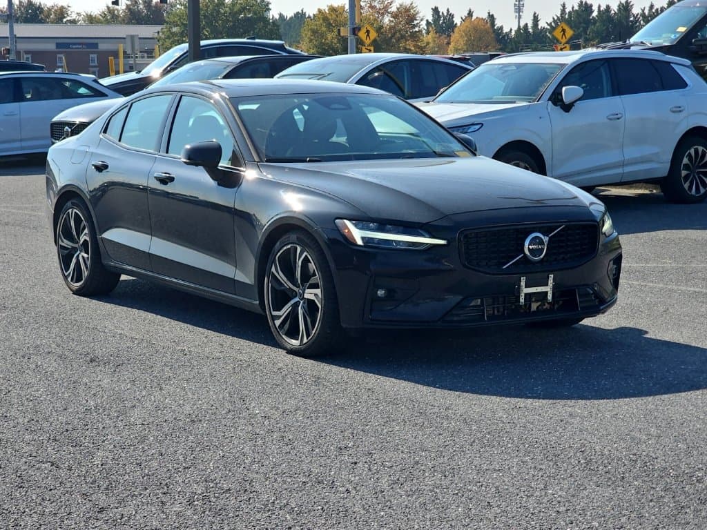 2024 Volvo S60 Base — photo 1 of 18