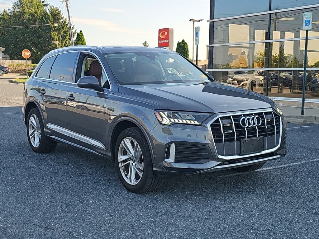 2023 Audi Q7 45 Premium Plus — photo 1 of 19