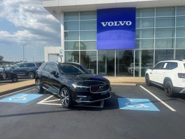2023 Volvo XC60 Base — photo 1 of 14
