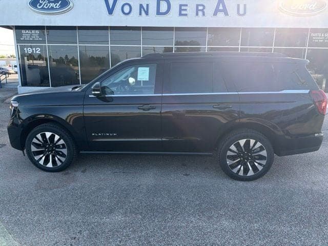 2027 Ford Expedition Platinum — photo 1 of 23