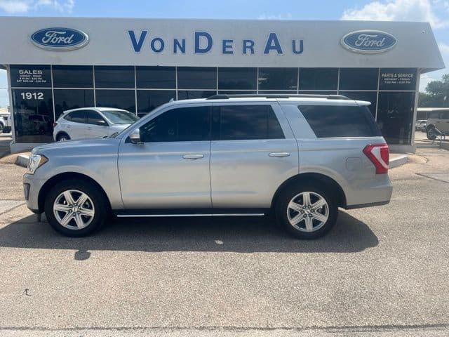 2020 Ford Expedition XLT — photo 1 of 18