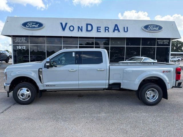 2026 Ford F-350SD Lariat — photo 1 of 21