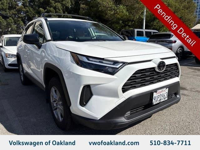 2025 Toyota RAV4 Hybrid LE — photo 1 of 8