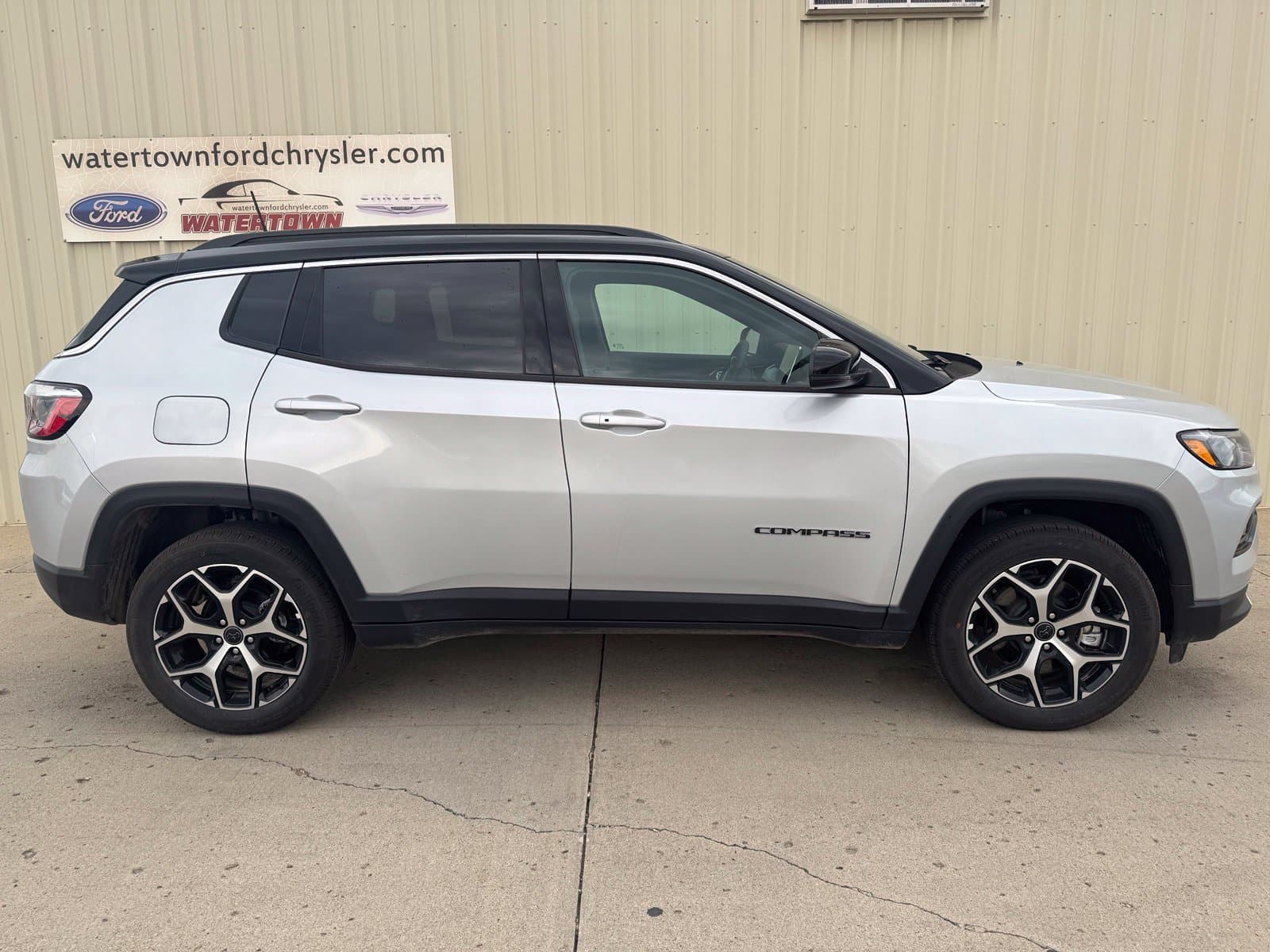 2026 Jeep Compass Limited — photo 1 of 41