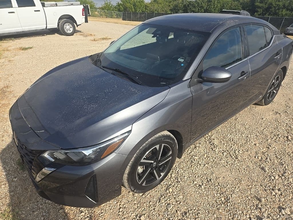 2025 Nissan Sentra SV — photo 1 of 4