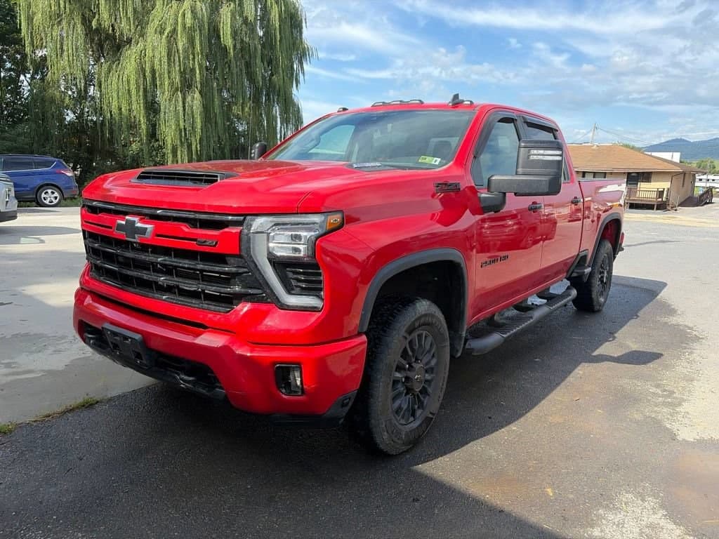 2024 Chevrolet Silverado 2500HD LT — photo 1 of 9