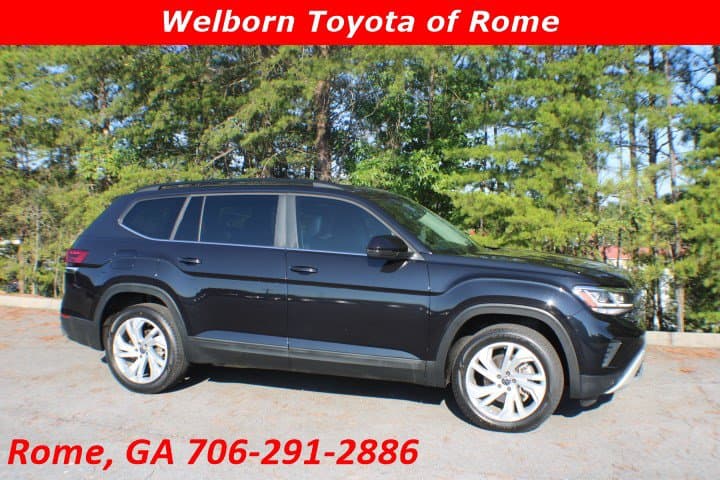 2022 Volkswagen Atlas 3.6L V6 SE w/Technology — photo 1 of 17