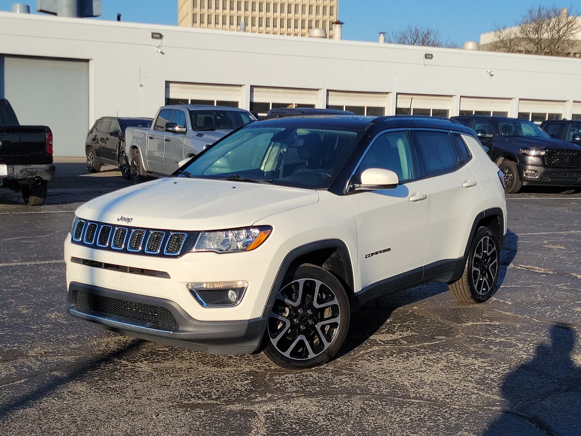 2019 Jeep Compass Limited — photo 1 of 17