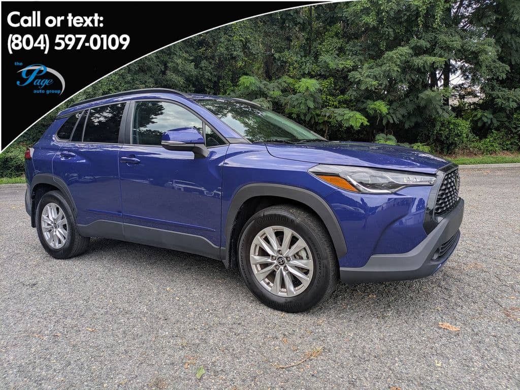 2023 Toyota Corolla Cross LE — photo 1 of 27