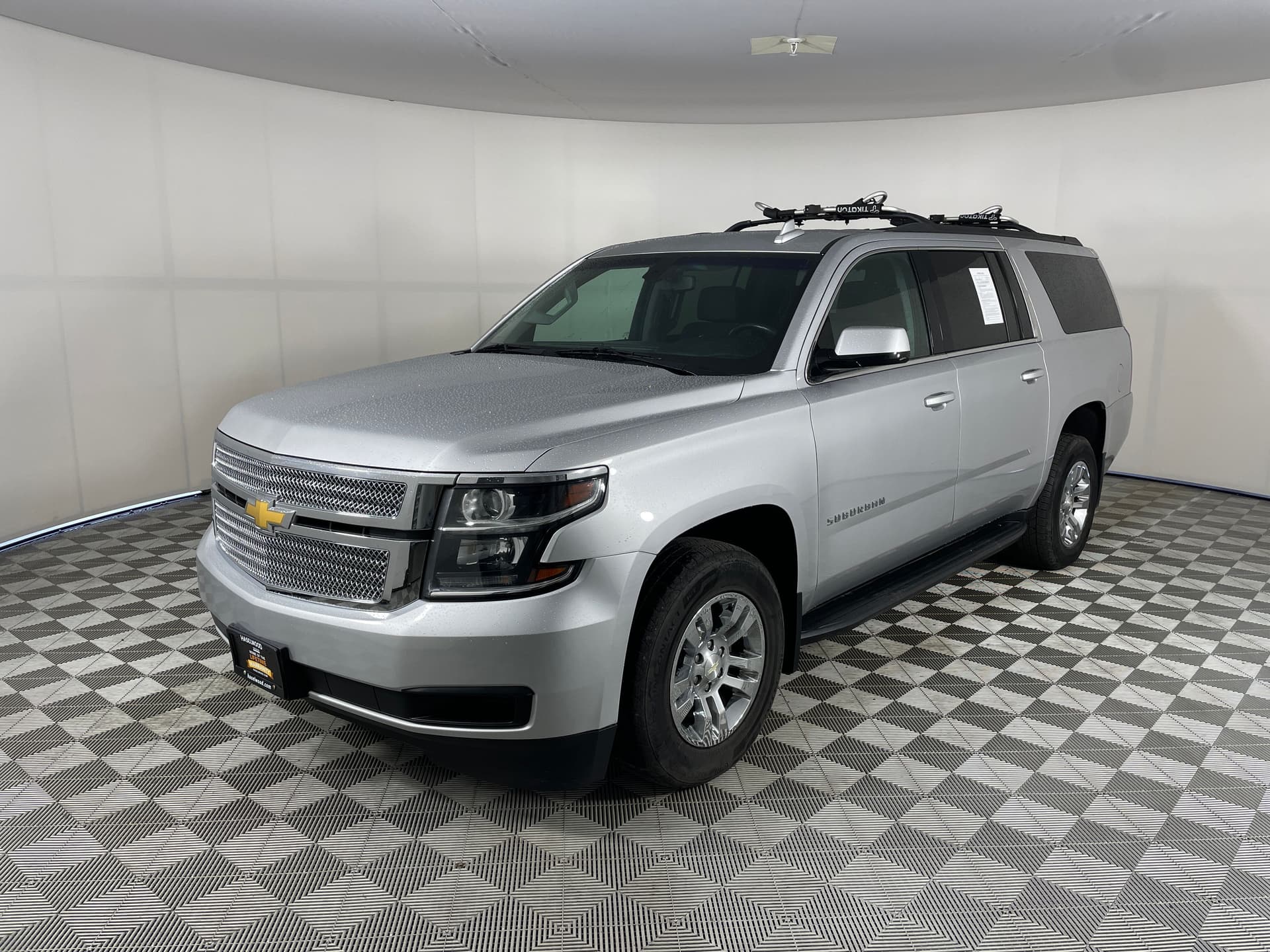 2020 Chevrolet Suburban LS — photo 1 of 24
